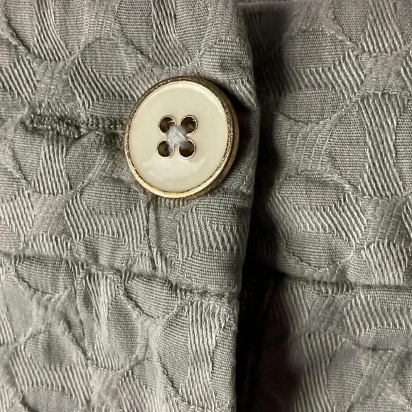 CROWN & IVY SHELBY SHORTS WO SIZE 16 GRAY SHORTS EMBOSSED DESIGN SCALLOPED HEM - Picture 6 of 13